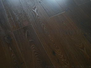 探秘家装新宠 强化复合地板高光亮面系列及其优质生产商